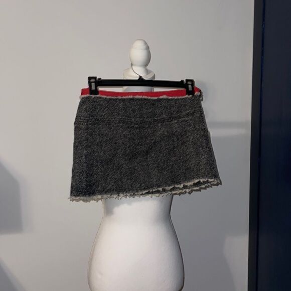 Woman’s mini skirt, size 2 J. Crew grey and red - Picture 1 of 3